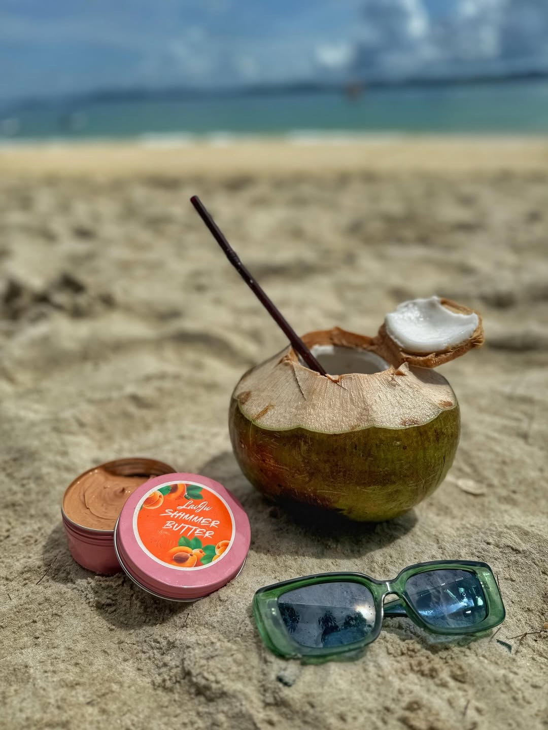 Kontakt Lavju by Tamara Lav